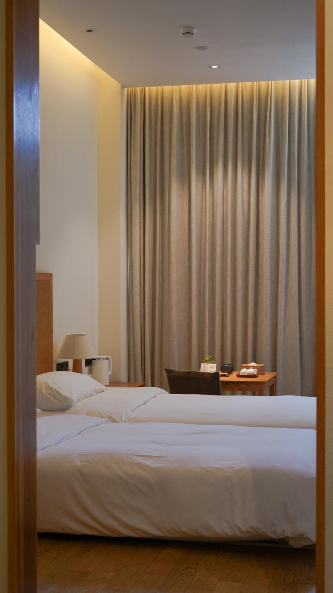 Taihua Wutong Hotel Шънджън Екстериор снимка